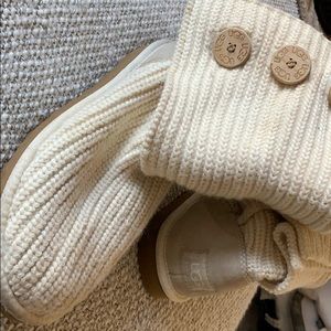 White/cream UGG
